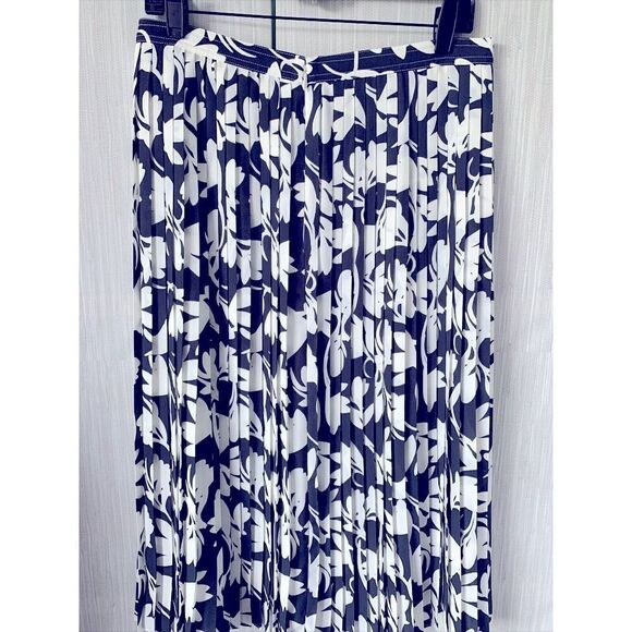 J.Crew Pleated Midi in Navy & White Shadow Print Chiffon A-line Skirt Tall 8 NWT - Picture 7 of 10